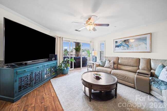 Photo - 18637 Vineyard Point Ln