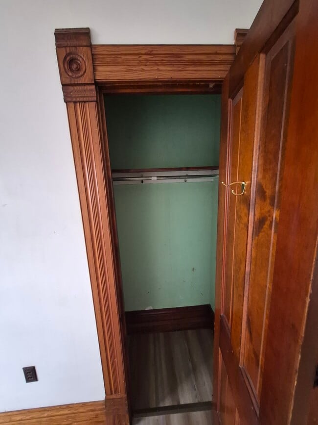 Photo - 62 S Gamble St Unit 62 1/2 - Upstairs