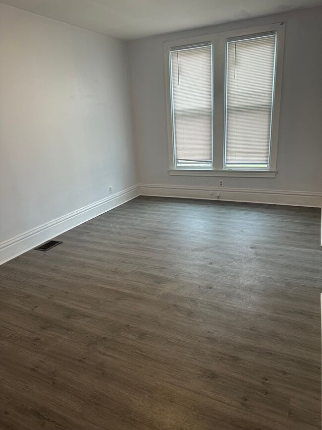 Photo - 712 Ajax Way