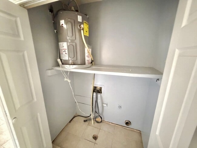 Photo - Cozy 2 bed 1 bath duplex!!