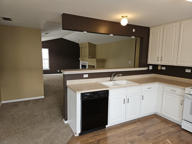2243 Rockefeller Dr