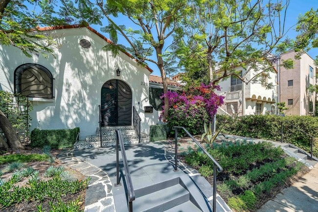 Photo - 223 N Almont Dr