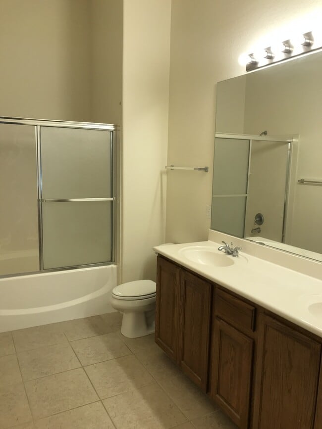 Photo - Great 2 bedroom condo Blue Diamond/Durango 1500/mo