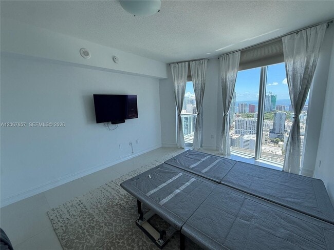 Photo - 185 SW 7th St
