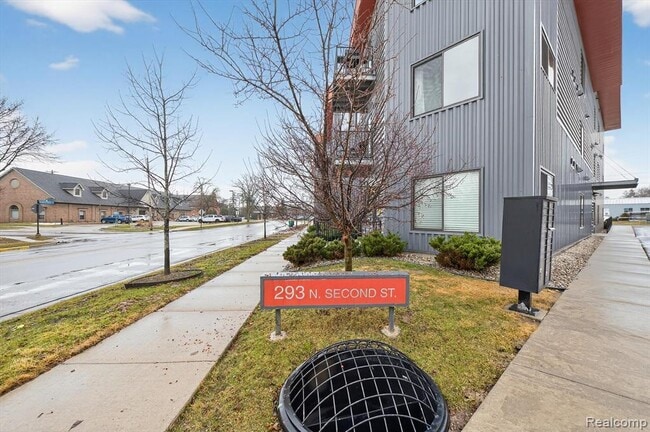 Photo - 293 N 2nd St