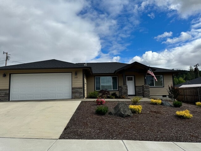Photo - Newer Sutherlin 3 Bedroom 2 bath home