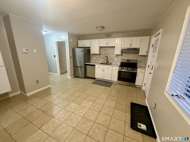 Photo - 21 Oak Ave Ext Unit APT 5