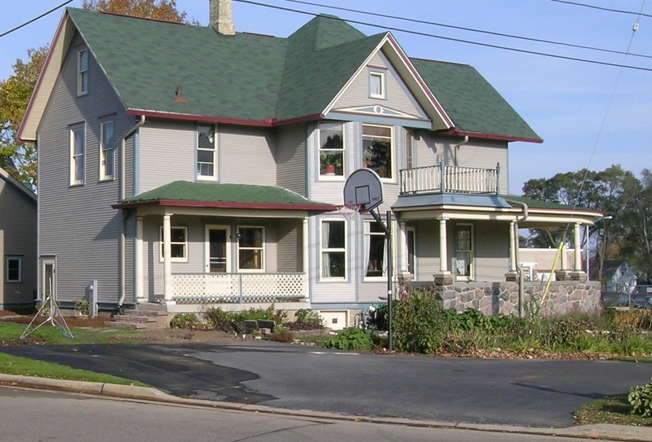 Photo - 132 S Center St