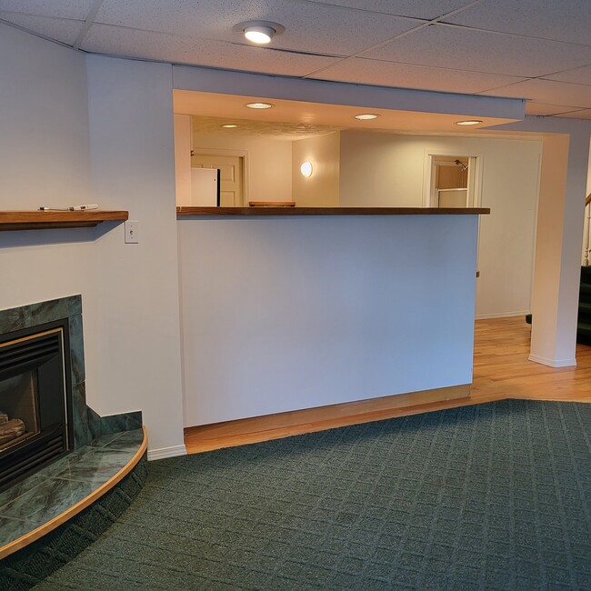 Building Photo - 2559 Cranmore Rd