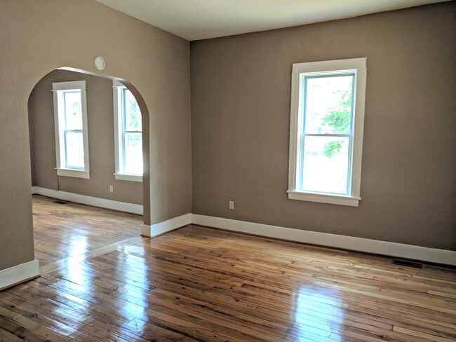 Photo - 1666 Smith St