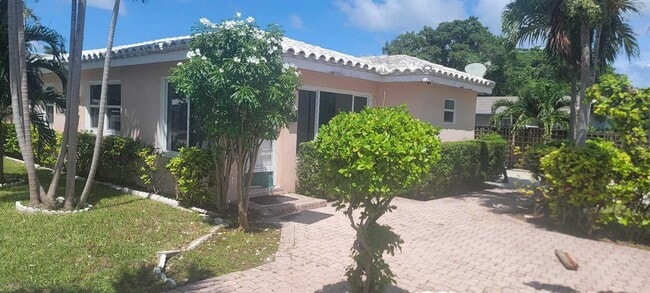 Photo - 1855 Sherman St