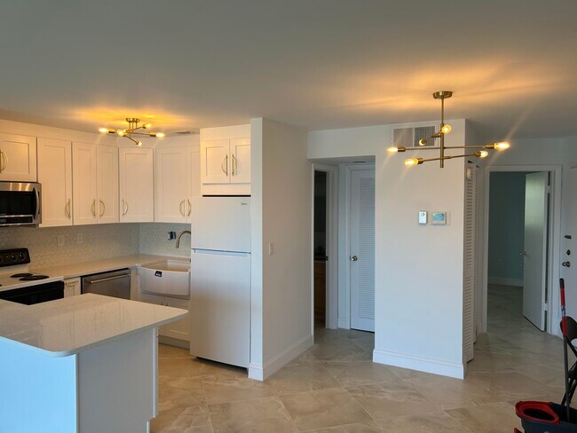 Photo - 2936 Lake Shore Dr Unit 203