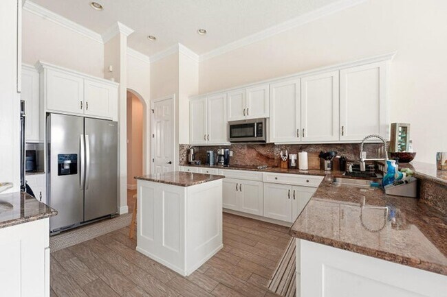 Photo - 851 Edgebrook Ln