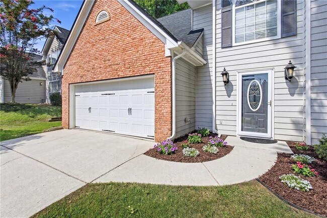 640 Suwanee Lakes Cir NW