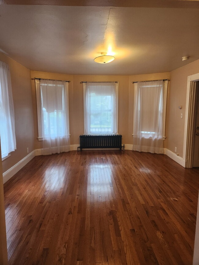 Building Photo - 48 Garfield Ave Unit Woburn Apartment