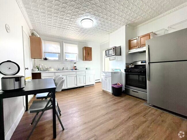 Building Photo - 10 Ashland St Rental