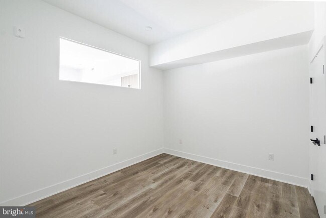 Photo - 1420 Point Breeze Ave Unit 305