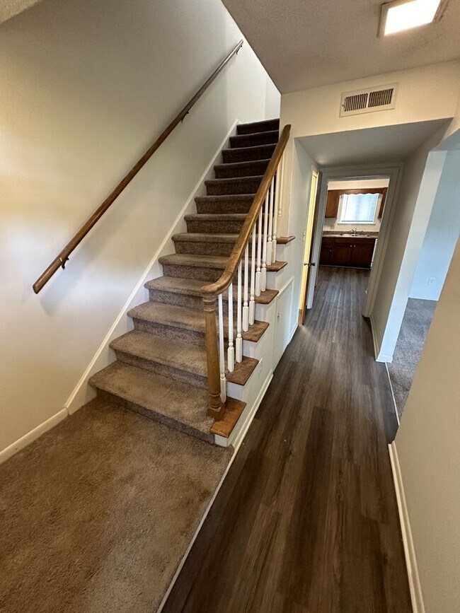 Photo - 3 Bedroom 2.5 Bathroom Condo!