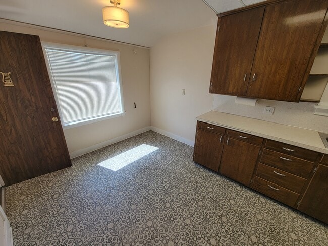 Photo - 703 Hopkins St