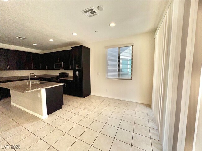 Photo - 365 Badinerie St