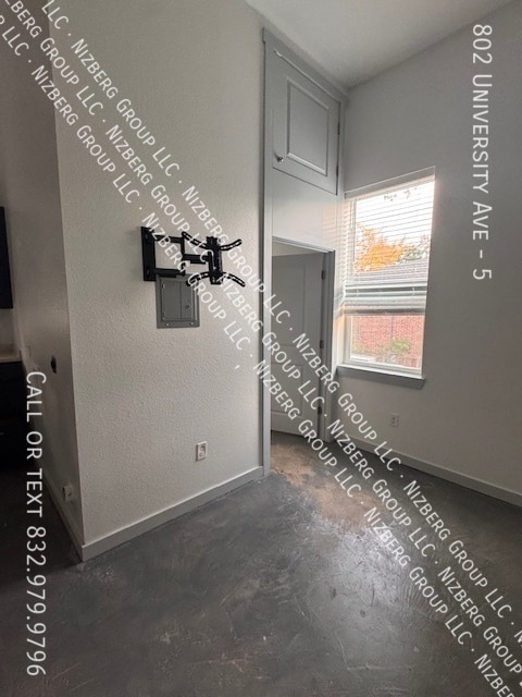 Photo - 802 University Ave Unit 5