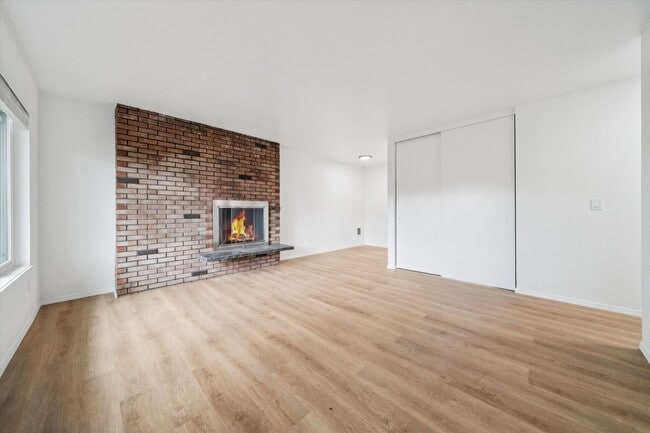 Photo - 5143-5145 SE Knight Unidad 5143