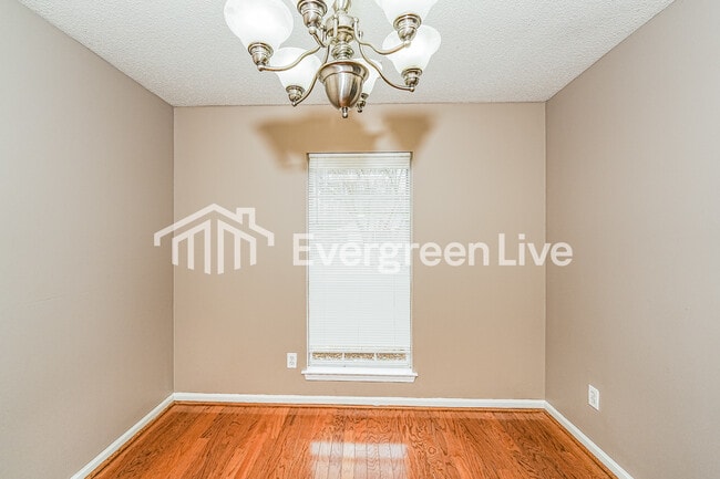 Photo - 2027 Townhouse Ln