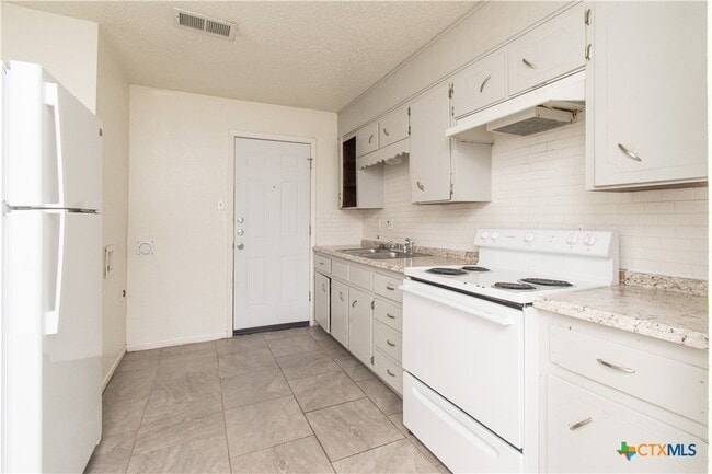 Photo - 1513 Janis Dr