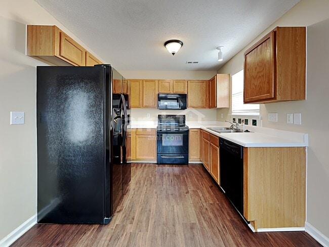 Photo - 430 Old Wood Ln