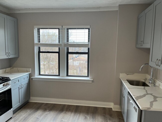 Photo - 70 E 68th St Unit 2