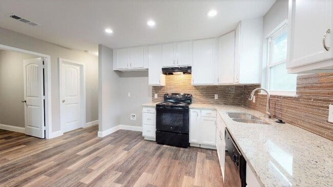 Photo - 1211 Craddock St