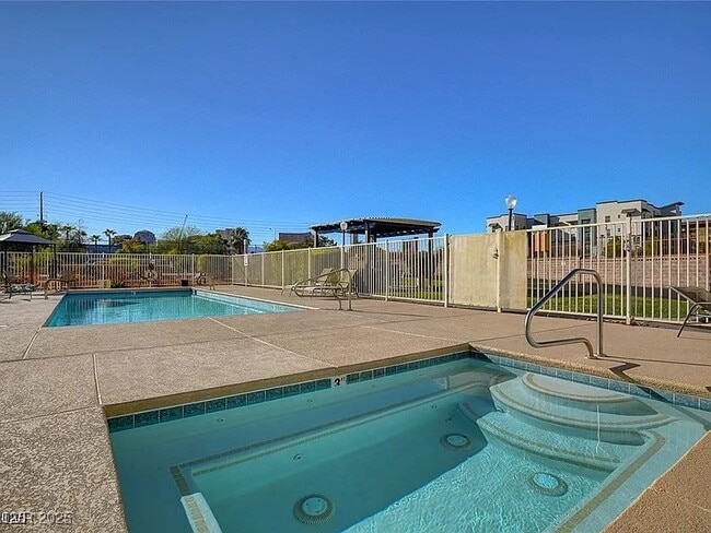 Building Photo - 3930 University Center Dr Unit 806