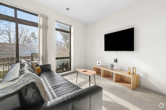 Building Photo - 305 10th Street South Rental