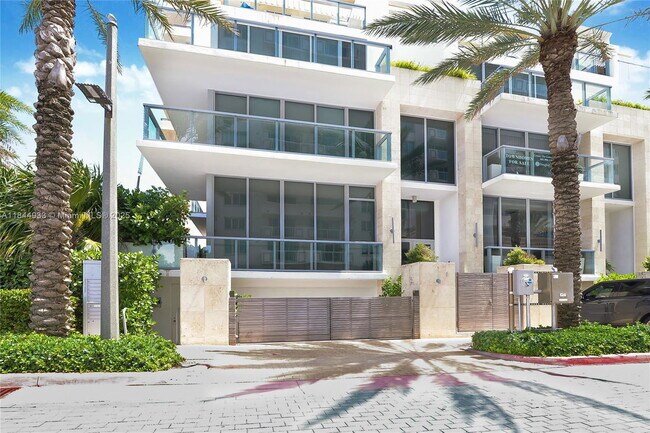 Photo - 9501 Collins Ave