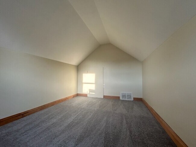 Photo - 370 8th Ave SW Unidad 370 8th Ave- 1/2