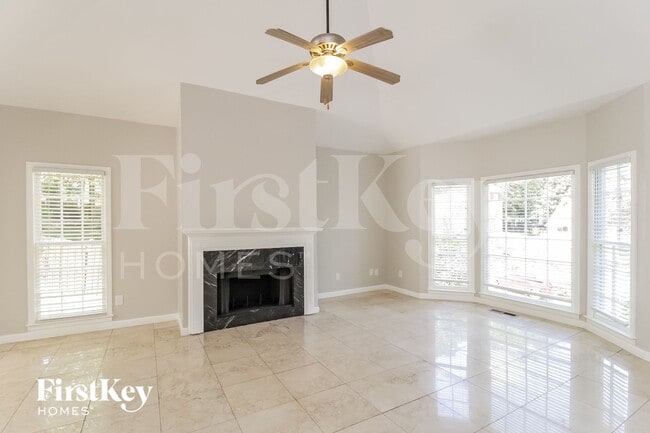 Photo - 224 Tennis Ct Ln