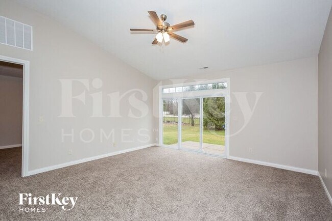 Photo - 12329 Guy Way