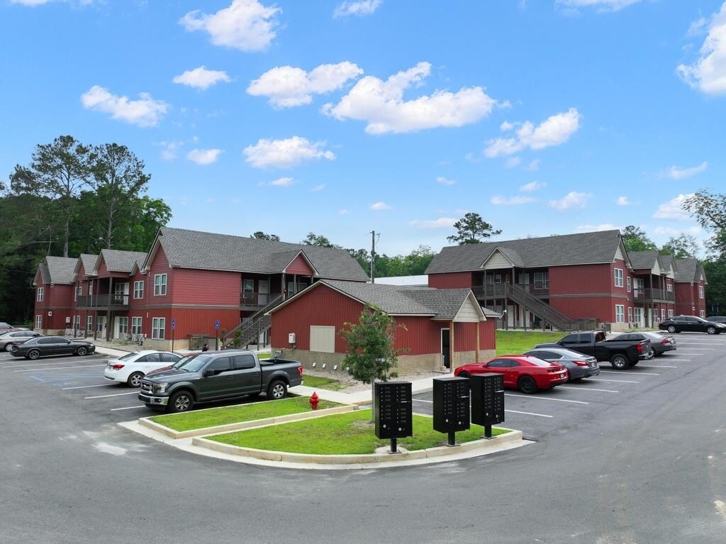 Platform Cairo Apartments Cairo, GA