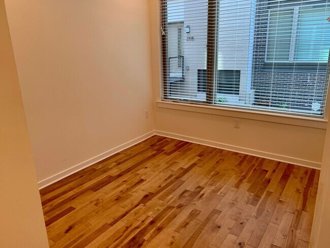2108 Kensington Walk