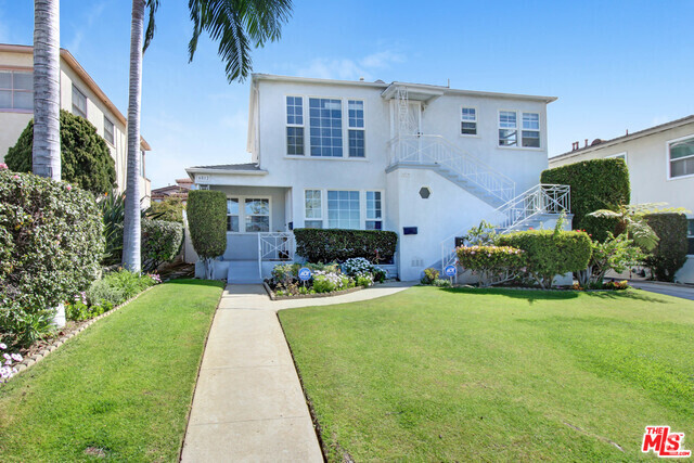 Building Photo - 6012 S Fairfax Ave Rental