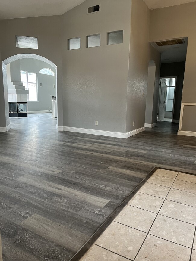 Photo - 2021 Nand Dr