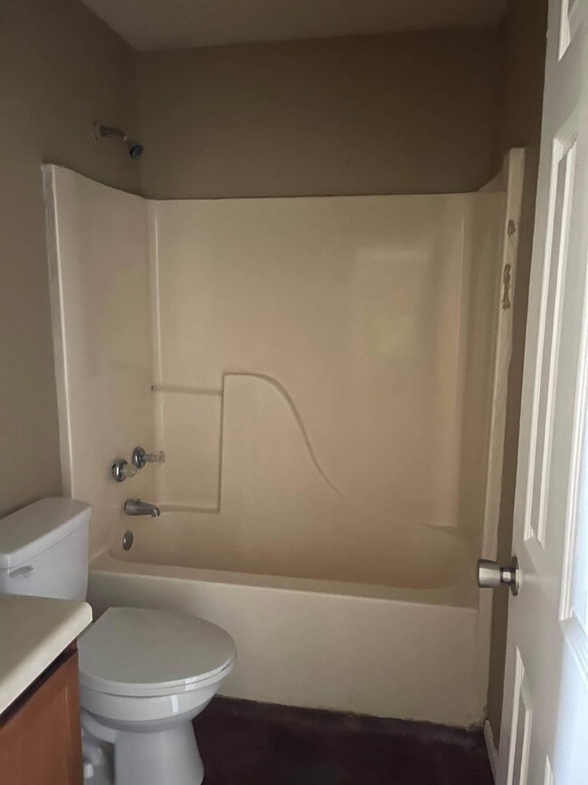 Building Photo - "Charming 2 Bedroom Apartment in Bono, AR with Spacious Layout and Convenient Location!" Unit Apt C