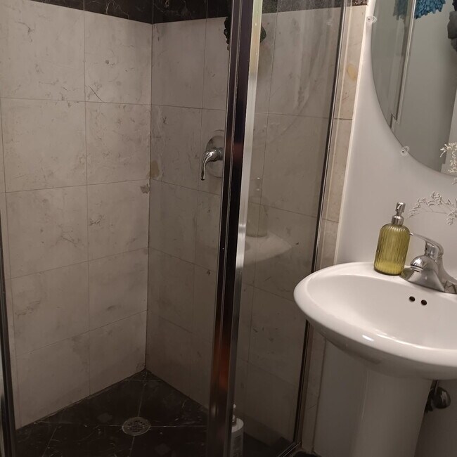 Photo - 2610 W Iowa St Unit 2F
