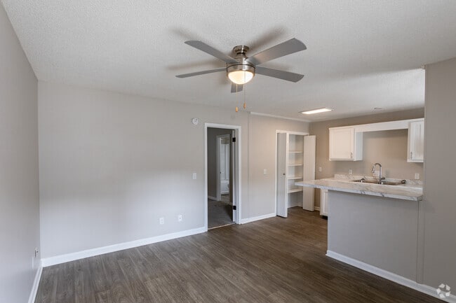 1BR, 1BA - Sloan - 550SF - Living Room - The Dempsey