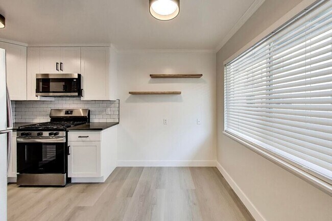Photo - 1265 Oak Grove Ave Unit 05