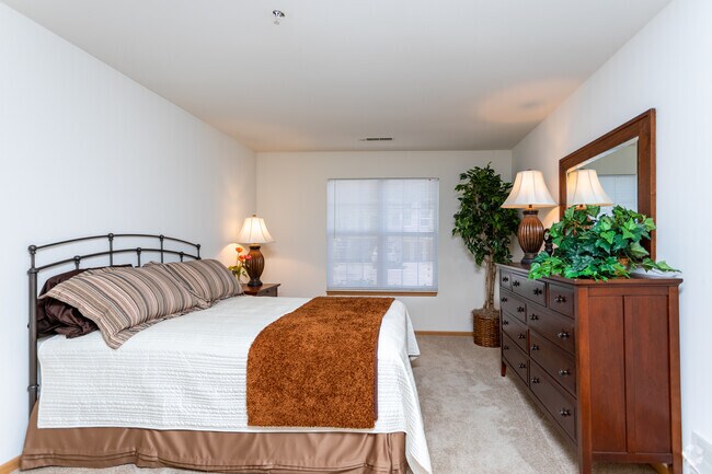 2BR, 2BA - Lower _ Interior