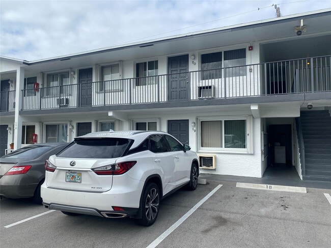 Building Photo - 1812 E Oakland Park Blvd Unit 19