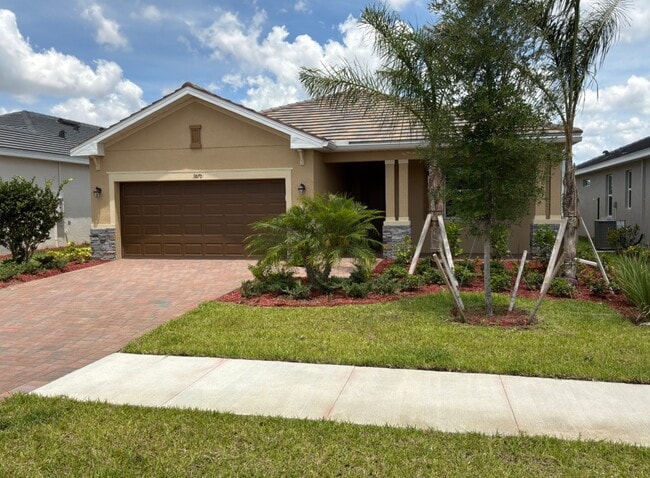 3870 Passion Vine Dr
