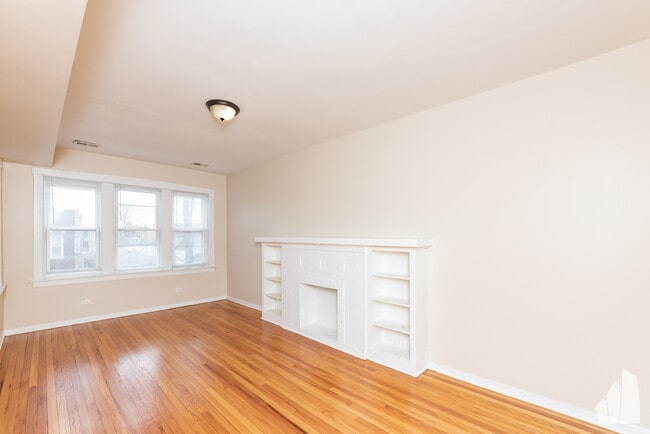 Building Photo - 3749 W Sunnyside Ave Unit 2 Rental