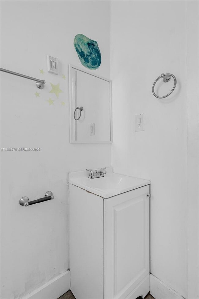 Photo - 110 NW 9th Ave Unidad 3